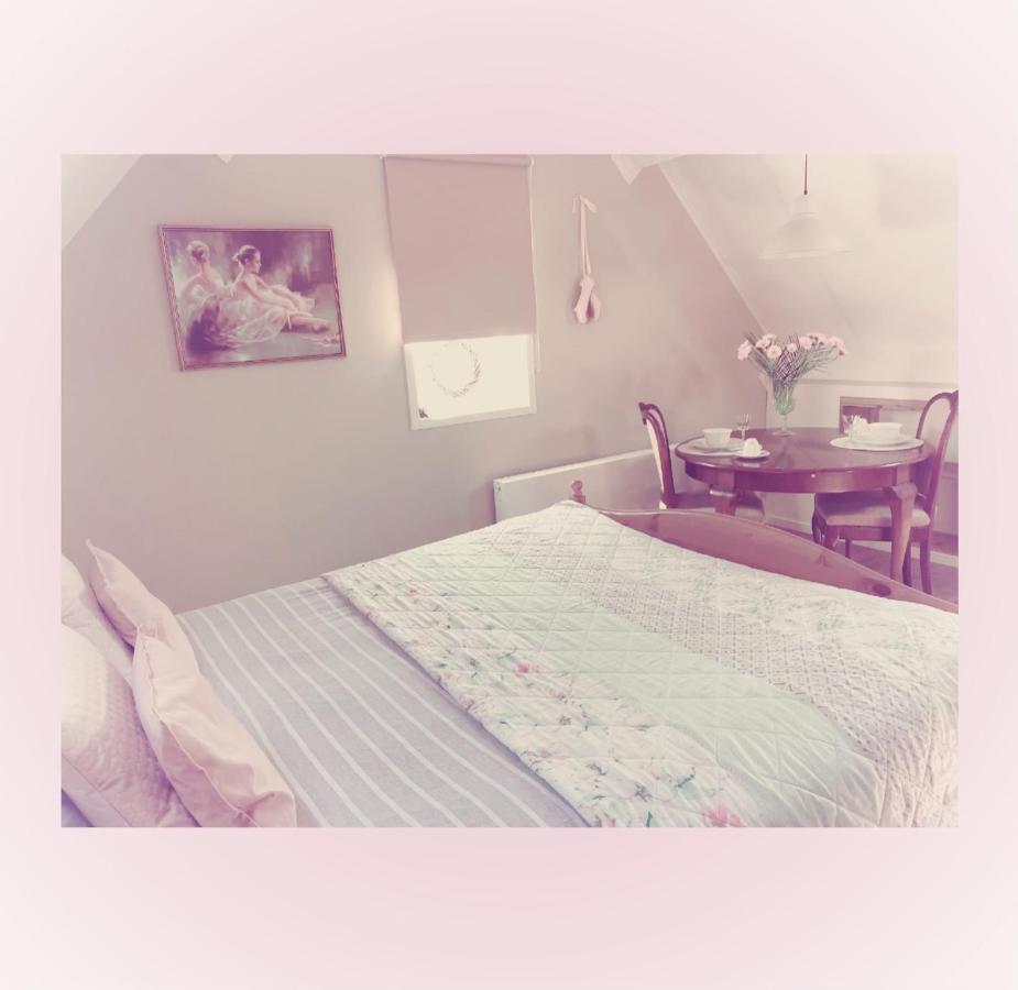 Bed & Breakfast แยร์เซเก ภายนอก รูปภาพ